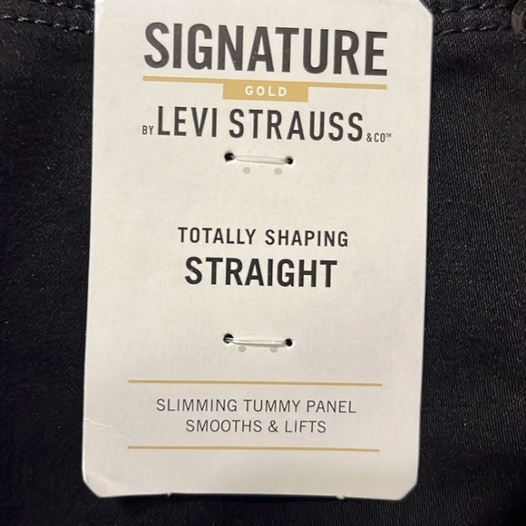 NWT Signature by Levi Strauss & Co. Gold Women's Totally Shaping Straight Jeans - Picture 8 of 9